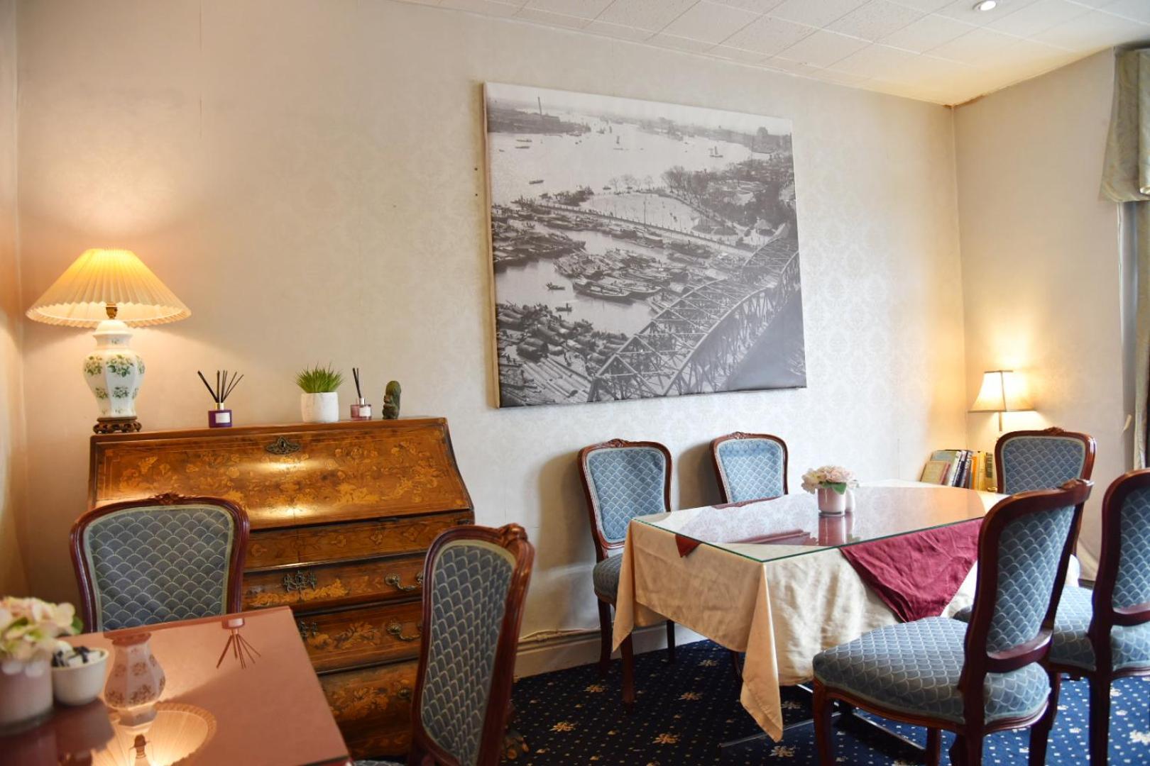 Crystal Hotel & Savour CBG Eksteriør billede