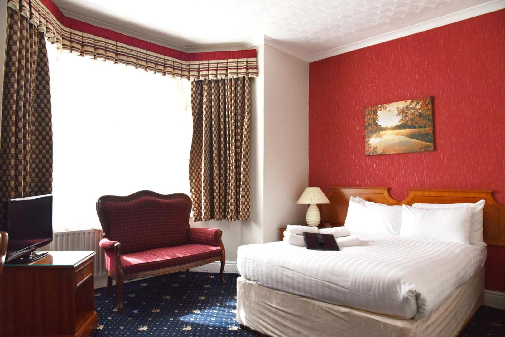 Crystal Hotel & Savour CBG Eksteriør billede